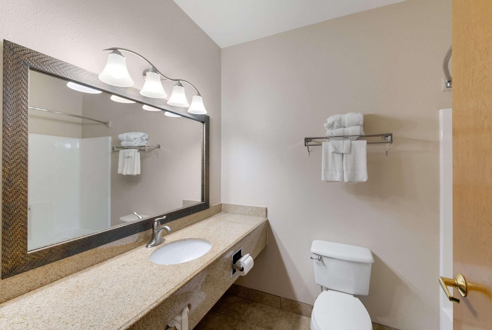 Quality 2* Cedar Park